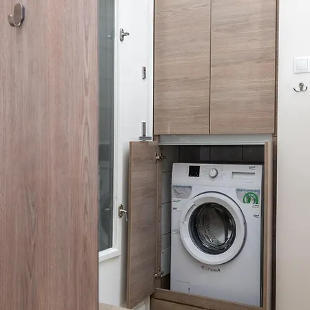 Center Apartment! شقة *